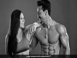 टाइगर श्रॉफ ने बहन कृष्णा को बर्थडे पर दी सलाह, बोले- 80 साल से पहले शादी मत करना...देखें Photo टाइगर श्रॉफ ने बहन कृष्णा को बर्थडे पर दी सलाह, बोले- 80 साल से पहले शादी मत करना...देखें Photo