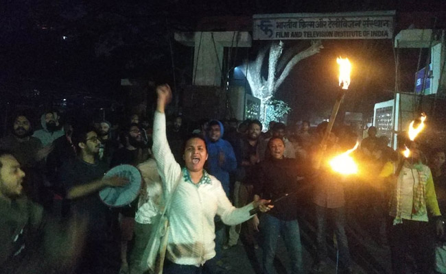 Will The Real <I>'Tukde-Tukde</I> Gang' Please Stand Up?