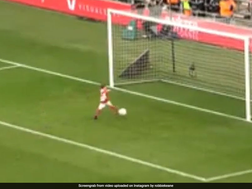 Robbie Keanes 4-Year-Old Son Runs Away With Ball, Scores Goal Ahead Of FA Cup Match. Watch Video