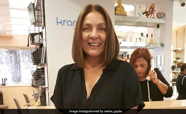 नीना गुप्ता ने ट्रांसपेरेंट ब्लैक साड़ी में पुरानी तस्वीर की शेयर, लिखा- ''25 साल पहले भी...''