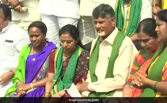 चंद्रबाबू नायडू समेत TDP के 14 विधायक आंध्र प्रदेश विधानसभा से एक दिन के लिए निलंबित