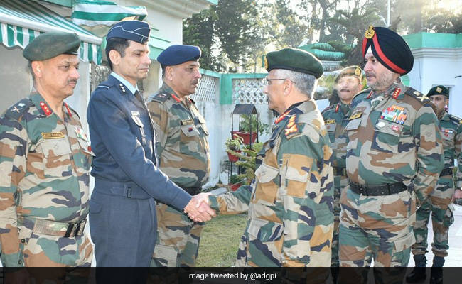 General MM Naravane Visits Troops At LoC, Review Operational Readiness