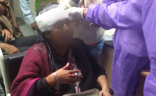 JNU में बवाल: मदद के लिए दो घंटे के बाद भी नहीं आई पुलिस - JNU शिक्षक