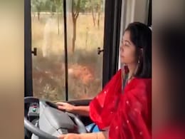 महिलाओं को बस ड्राइवर बनने के लिए IAS अधिकारी ने किया प्रेरित, खुद चलाकर दिखाई वॉल्वो, देखें Video महिलाओं को बस ड्राइवर बनने के लिए IAS अधिकारी ने किया प्रेरित, खुद चलाकर दिखाई वॉल्वो, देखें Video