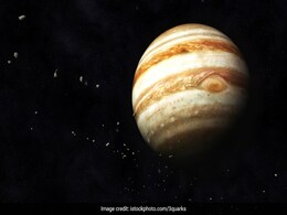 This Planet Is Flinging Comets At Earth 'Like A Sniper' This Planet Is Flinging Comets At Earth 'Like A Sniper'