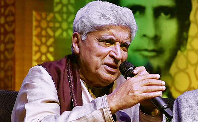 Javed Akhtar Seeks Non Bailable Warrant Against Kangana Ranaut In Defamation Case