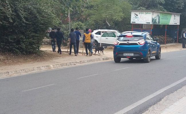 JNU में हिंसा के बीच छात्रों को लोहे के रॉड से पीटने का दिल-दहला देने वाला VIDEO आया सामने