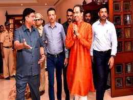 Shirdi Leaders Meet Uddhav Thackeray Over Sai Baba Row, Come Out "Satisfied" Shirdi Leaders Meet Uddhav Thackeray Over Sai Baba Row, Come Out "Satisfied"
