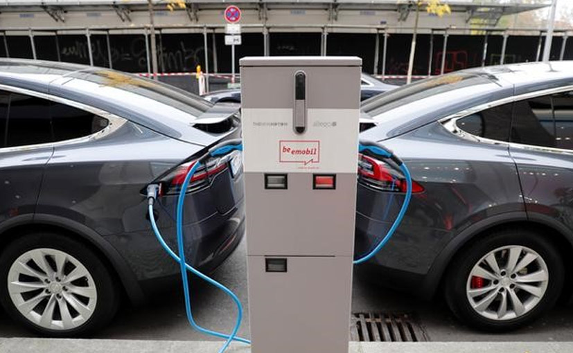 German Carmakers, Unions Urge More Government Help For Electric Shift