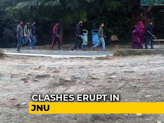 Armed Mob That Attacked JNU Students Seen In Pics Entering Campus