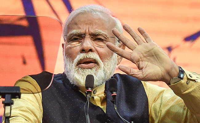 बॉलीवुड डायरेक्टर का ट्वीट हुआ वायरल, बोले- सरकार ऐसी GDP लाने वाली है, जिसमें हिंदुओं की... बॉलीवुड डायरेक्टर का ट्वीट हुआ वायरल, बोले- सरकार ऐसी GDP लाने वाली है, जिसमें हिंदुओं की...