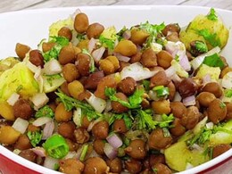 7 Healthy Recipes You Can Make With Protein-Rich <i>Kala Chana</i> On Weight Loss Diet