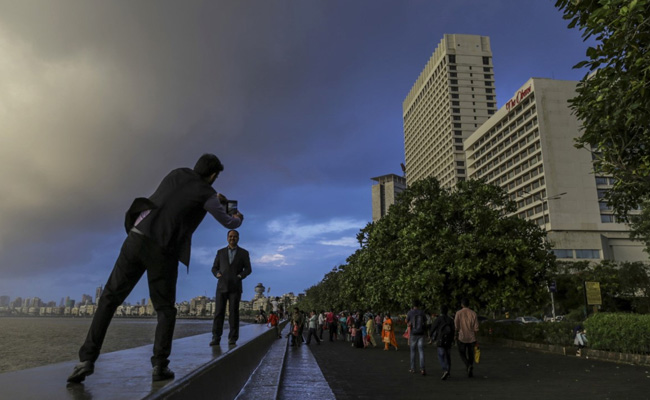 भारत दुनिया में सबसे तेज गति से बढ़ने वाली अर्थव्यवस्था बनने की राह पर: वित्त मंत्रालय की रिपोर्ट