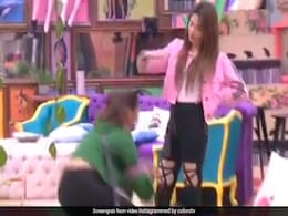 माहिरा शर्मा ने रश्मि देसाई को बोला आंटी तो एक्ट्रेस ने छू लिए उनके पैर, बोलीं- माफ कर दो मुझे- देखें Video माहिरा शर्मा ने रश्मि देसाई को बोला आंटी तो एक्ट्रेस ने छू लिए उनके पैर, बोलीं- माफ कर दो मुझे- देखें Video