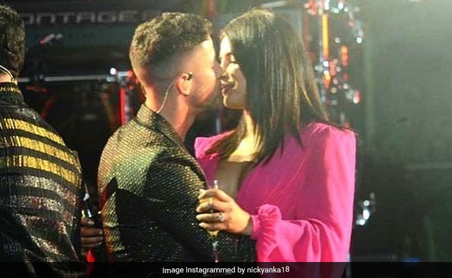 Priyanka Chopra And Nick Jonas Give A Musical Start To The Year With Mid-Concert PDA