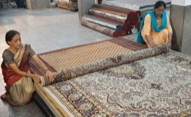 ग्राउंड रिपोर्ट : वैश्विक मंदी की मार झेल रहे कालीन निर्यात क्षेत्र को बजट से हैं उम्‍मीदें