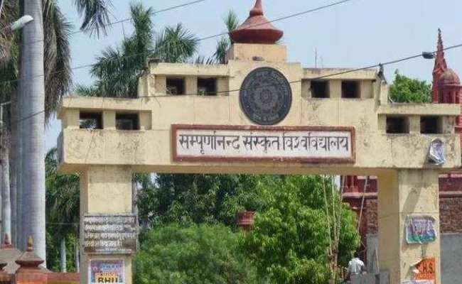 पीएम मोदी के संसदीय क्षेत्र में कांग्रेस के स्टूडेंट विंग की बड़ी कामयाबी, छात्रसंघ चुनाव में सभी सीटों पर दर्ज की जीत