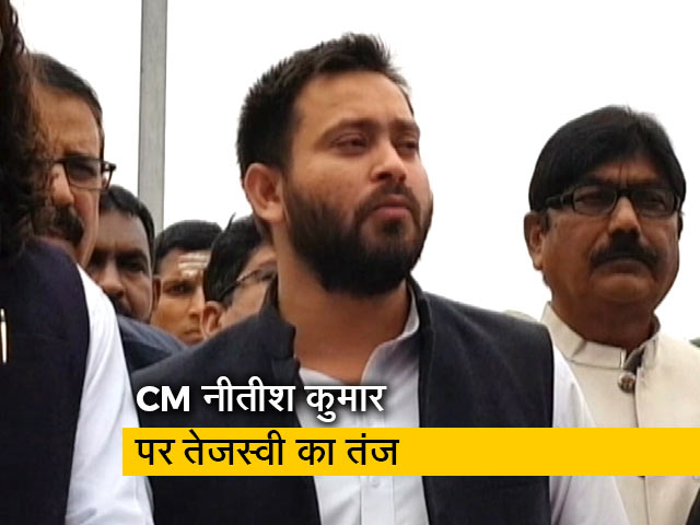 पवन वर्मा-नीतीश कुमार की जुबानी जंग पर तेजस्वी यादव का तंज