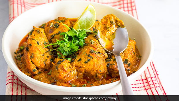 South Indian-Style Chicken Korma - A Creamy And Yummy Chicken Dish That You'll Love (Recipe Inside)