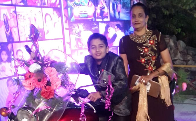 10 साल के मयंक ने लिया मां के अंगदान का फैसला, कहा- न होते हुए भी मां मुझे कई जिंदगियों के जरिए देख सकेंगी