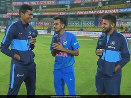 Yuzvendra Chahal ने टीम इंडिया के तेज गेंदबाज का 'यॉर्कर क्वीन' के रूप में कराया परिचय, देखें VIDEO Yuzvendra Chahal ने टीम इंडिया के तेज गेंदबाज का 'यॉर्कर क्वीन' के रूप में कराया परिचय, देखें VIDEO