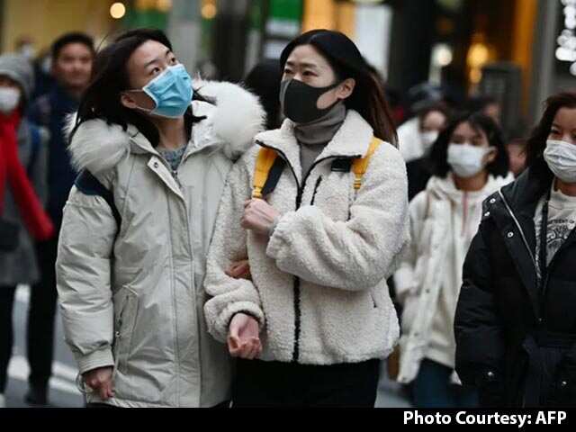 Coronavirus: चीन में कोरोनावायरस के 328 मरीजों को ठीक होने के बाद हॉस्पिटल से मिली छुट्टी, अब तक 304 लोगों की मौत