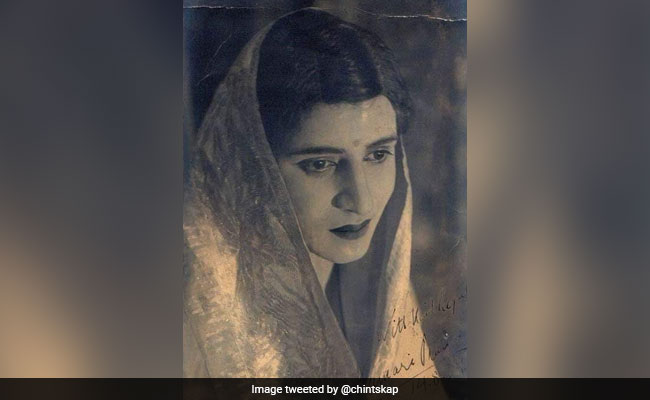Rishi Kapoor Throws A Pic Quiz. Twitter's Response Will Surprise You