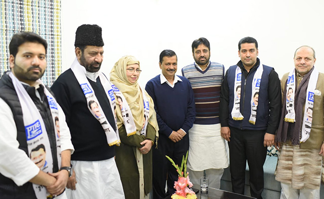 कांग्रेस छोड़ AAP में शामिल हुए शोएब इकबाल और उनके बेटे मोहम्मद इकबाल का पुराना Video बीजेपी आईटी सेल ने किया शेयर