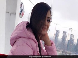 Shweta Tiwari हैं इनके प्यार में, कहा- मैं रोती हूं और बिखतरी हूं... Shweta Tiwari हैं इनके प्यार में, कहा- मैं रोती हूं और बिखतरी हूं...