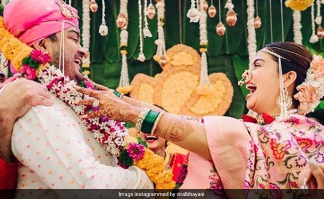 एक्ट्रेस नेहा पेंडसे ने शार्दुल ब्यास के साथ लिए सात फेरें, देखें Wedding Photos