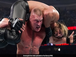 WWE में जब ब्रॉक लेसनर ने जॉन सीना का पीट-पीटकर किया ऐसा हाल, देखें पूरे Match का वीडियो... WWE में जब ब्रॉक लेसनर ने जॉन सीना का पीट-पीटकर किया ऐसा हाल, देखें पूरे Match का वीडियो...
