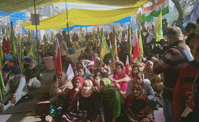 Citizenship Act Protesters In Delhi Accuse Police Of Pulling Down Tents