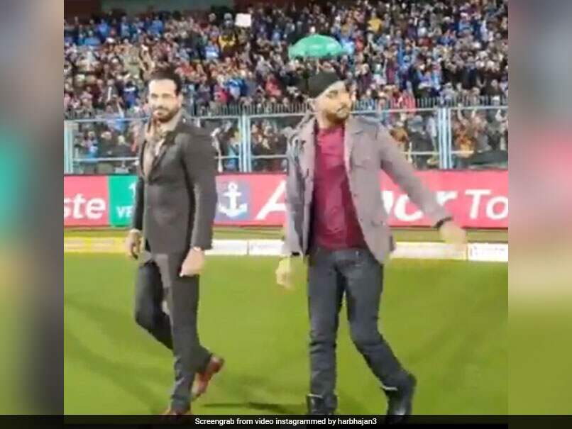 India vs Sri Lanka: Harbhajan Singh, Irfan Pathan Entertain Guwahati Crowd. Watch