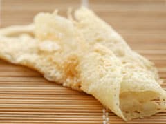 Chakli Pitha: This Bengali Crepe Will Melt In Your Mouth In Not Even A Second Chakli Pitha: This Bengali Crepe Will Melt In Your Mouth In Not Even A Second