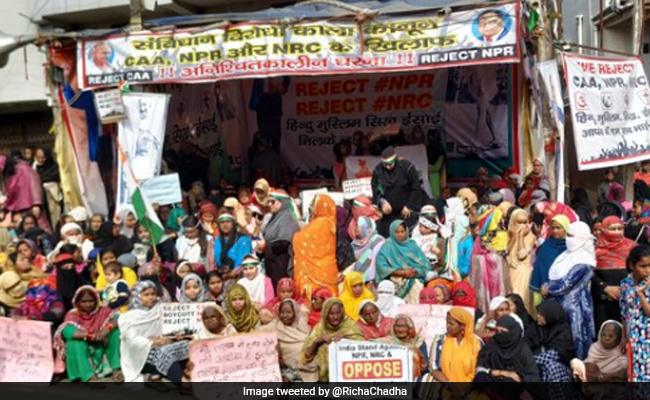 वासेपुर में महिलाओं ने किया CAA के खिलाफ प्रदर्शन तो बॉलीवुड एक्ट्रेस बोलीं- हल्के में मत लेना....