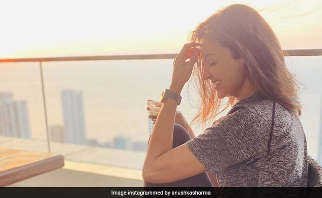 Arjun Kapoor Couldn't Help But Notice This Tiny Detail In Anushka Sharma's Pic