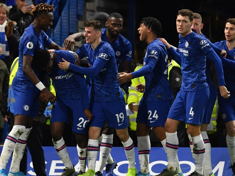 Chelsea, Manchester United Cruise, Southampton Stun Leicester In Premier League