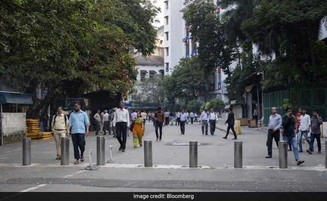 आर्थिक वृद्धि में गिरावट और बिगड़ती वित्तीय स्थिति के चलते मूडीज ने भारत की रेटिंग घटाकर &lsquo;Baa3&rsquo; की