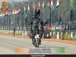 71वें गणतंत्र दिवस समारोह में दिखी नारी शक्ति, परेड में पहली बार महिला बाइकरों ने दिखाए करतब, देखें Video 71वें गणतंत्र दिवस समारोह में दिखी नारी शक्ति, परेड में पहली बार महिला बाइकरों ने दिखाए करतब, देखें Video