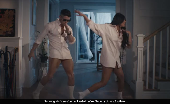 Priyanka Chopra, Nick (Minus Pants) Open Jonas Brothers' <I>What A Man Gotta Do</i> With A Tom Cruise Moment