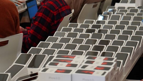 India’s Smartphone Exports to US Fall 58% Despite Tariff-Free Status: Think Tank Flags Alarming Trend