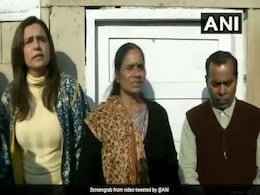 Nirbhaya's Mother Protests Delay In Convicts' Hanging Outside Delhi Court Nirbhaya's Mother Protests Delay In Convicts' Hanging Outside Delhi Court