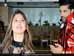 गुरु रंधावा को देखते ही लड़की ने दिखाया एटीट्यूड, तभी हुआ ऐसा...देखें वायरल  Video गुरु रंधावा को देखते ही लड़की ने दिखाया एटीट्यूड, तभी हुआ ऐसा...देखें वायरल  Video