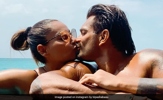 More Pics From Bipasha Basu And Karan Singh Grover S Dreamy Holiday No' i mean literally!subscribe to bombay times youtube channel here. pics from bipasha basu and karan singh