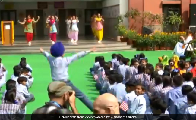 The Viral Video From Melania Trump's Visit That Is Delighting Twitter