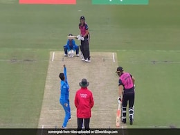 IND vs NZ: दीप्ती शर्मा ने मारा ऐसा बोल्ड, गुस्से में जमीन पर बैट मारने लगी बल्लेबाज, देखें Video IND vs NZ: दीप्ती शर्मा ने मारा ऐसा बोल्ड, गुस्से में जमीन पर बैट मारने लगी बल्लेबाज, देखें Video