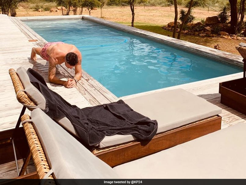 Kumar Sangakkara Trolls Kevin Pietersen For Poolside Plank In "Beautiful Pic"