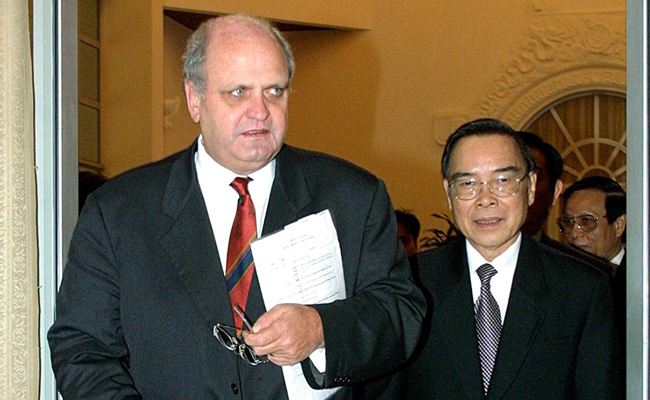 Former New Zealand PM And WTO Leader Mike Moore Dies At 71