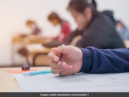 आपके बच्चे को भी सता रहा है बोर्ड एग्जाम्स का डर, तो ऐसे बढ़ाएं उनका कॉन्फिडेंस, सब कुछ अच्छे से रहेगा याद आपके बच्चे को भी सता रहा है बोर्ड एग्जाम्स का डर, तो ऐसे बढ़ाएं उनका कॉन्फिडेंस, सब कुछ अच्छे से रहेगा याद
