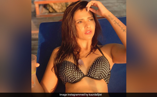 Actress Dalljiet Kaur Is In Maldives For Work And It Looks Like A Vacation